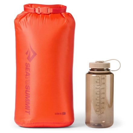 Sea to Summit Ultra-Sil Dry Bag 32 fl oz. water bottle not included