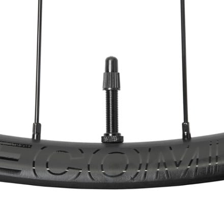 Bontrager Line Comp 30 TLR Boost 29 MTB Wheel 3