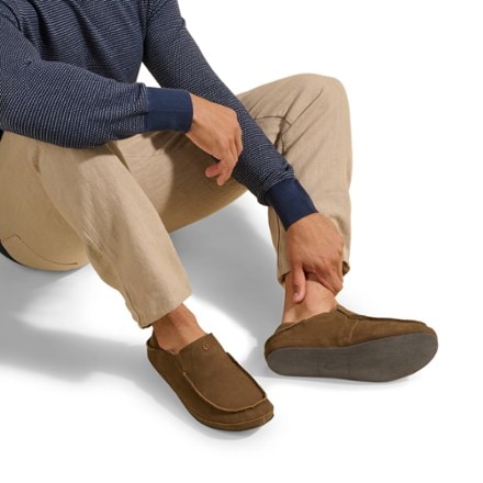 OluKai Moloa Slippers - Men's 7