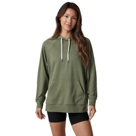 Vuori Halo Oversize Hoodie - Women's 1