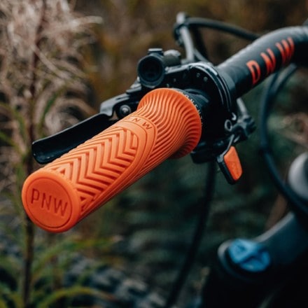 PNW Components Loam Handlebar Grips 1