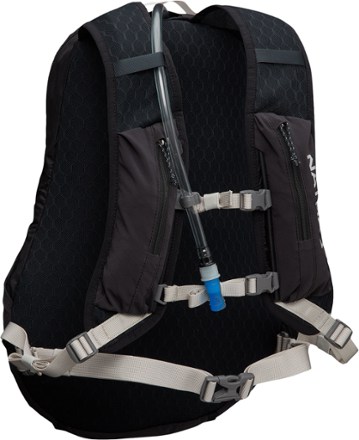 Nathan Crossover 15 Liter Hydration Pack 3