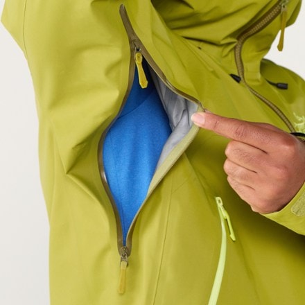 Arc'teryx Beta SL Jacket - Men's 7