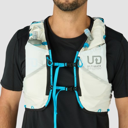 Ultimate Direction Ultra Hydration Vest 12 L 9