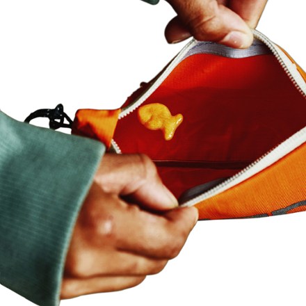 Janji Multipocket Zip Pouch 3