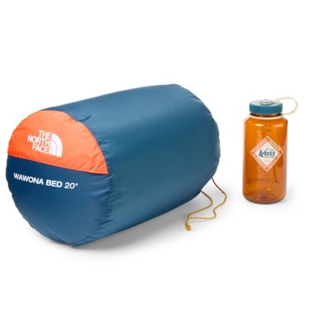 The North Face Wawona Bed 20 Sleeping Bag Stuff sack (32 fl. oz. bottle not included)