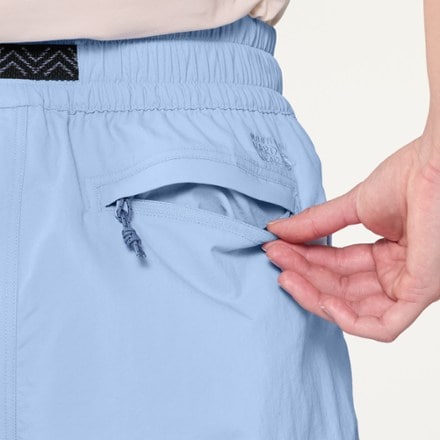 Mountain Hardwear Stryder Belted Shorts - Women's 4
