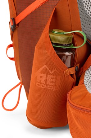 REI Co-op Traverse 35 Pack - Women's Water bottle pocket (water bottle not included)