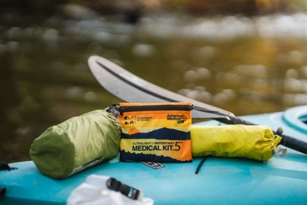 Adventure Medical Kits Ultralight/Watertight .5 Medical Kit 3