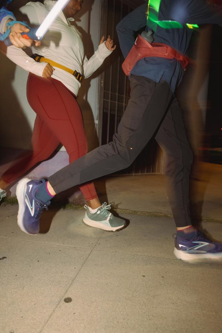 Location Image for Swiftland Hybrid Running Pants - Women's