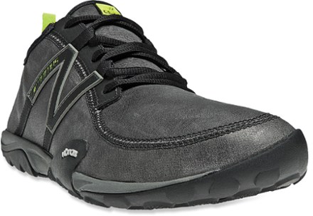 all black new balance minimus