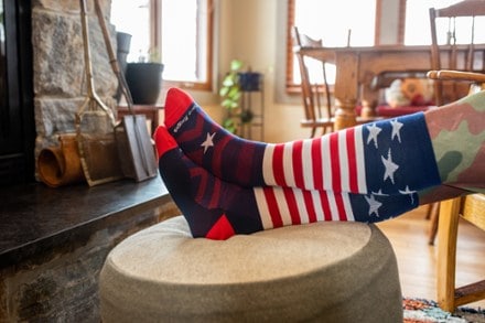 Darn Tough Captain Stripe Over-the-Calf Midweight Ski and Snowboard Socks - Men's 2