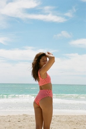 Location Image of color Riviera Peach Stripe