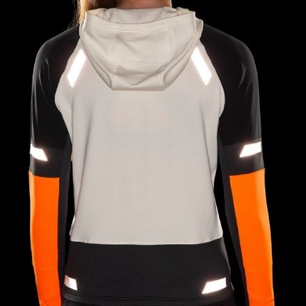 Brooks Run Visible Notch Hoodie 2.0 - Women's 8