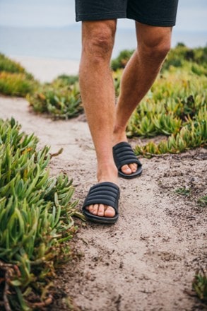 OluKai Maha 'Olu Slides - Men's 3