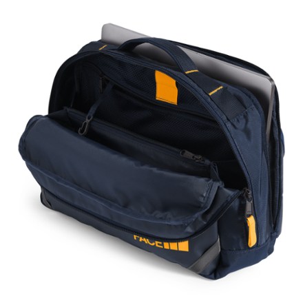 The North Face Base Camp Voyager Sling 4