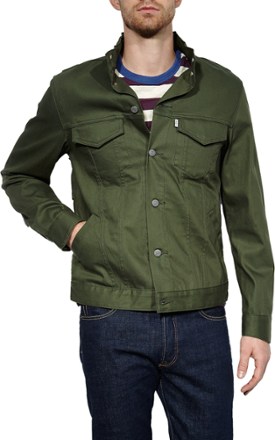 levi's men's soft shell hooded trucker jacket