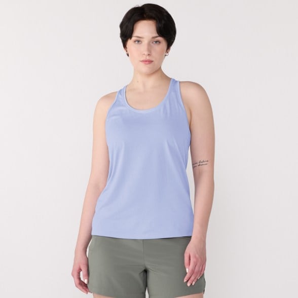 Model info: Height: 5' 9.5" | Chest: 32 B/C | Waist: 25.5" | Wearing size: M