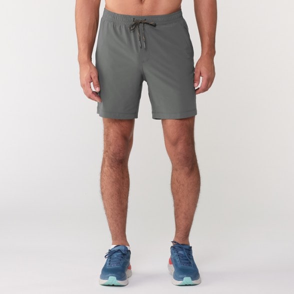 Model info: Height: 6" 2" | Waist: 31" | Inseam: 32" | Wearing size: M