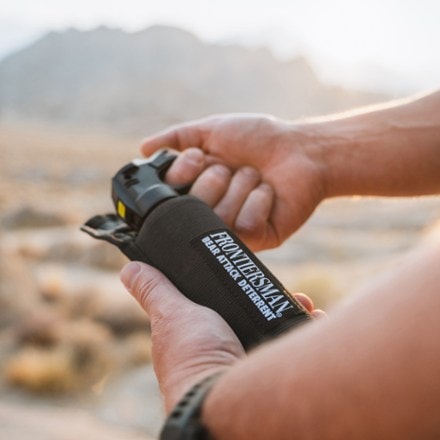 FRONTIERSMAN FRONTIERSMAN MAX 9.2 oz. Bear Spray & Mountain Lion Spray with Belt Holster 4