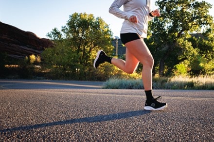 Topo Athletic Atmos 2 Road-Running Shoes - Women's 6