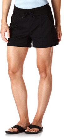 north face aphrodite shorts 6 inch