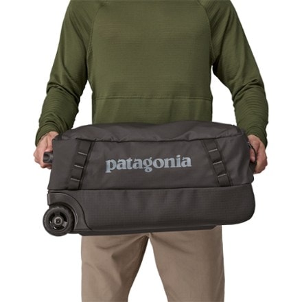 Patagonia Black Hole Wheeled Duffel 40 L 1