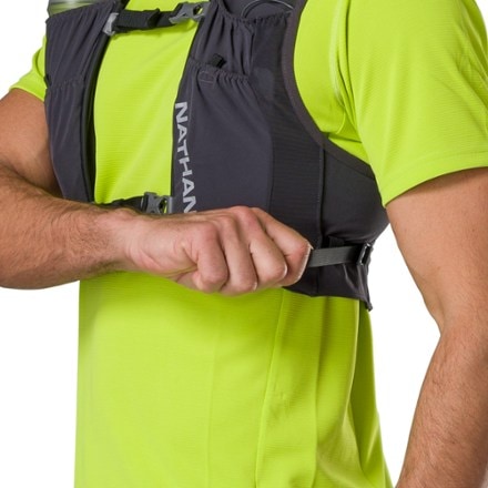 Nathan Pinnacle FeatherLite Hydration Vest 7