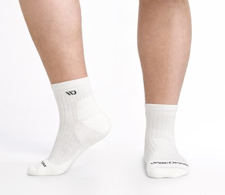 Wide Open Solid Cushioned Quarter Socks - Men's 1