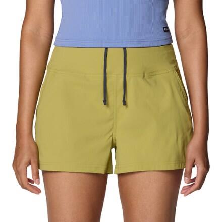Mountain Hardwear Dynama 5" Shorts - Women's 4