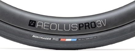 Bontrager R2 Hard-Case Lite Road Tire 2