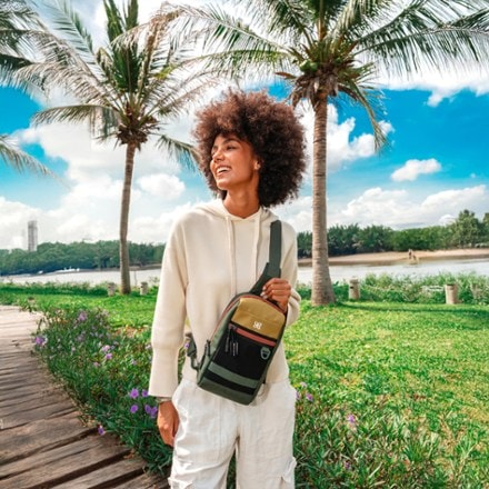 Sherpani Pike Sling Bag - Women's 8