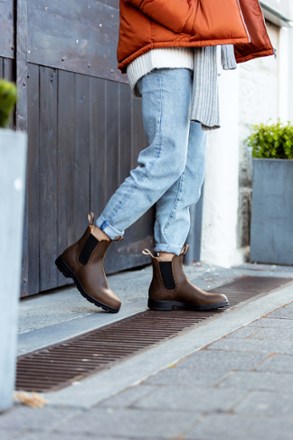 High top clearance blundstones