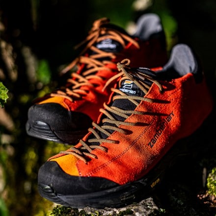 Location Image of color Orange