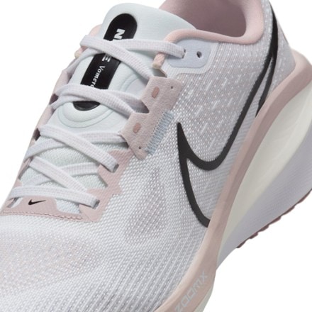 Nike Vomero 17 Road-Running Shoes - Women's 7