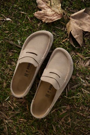 Location Image of color Taupe Suede