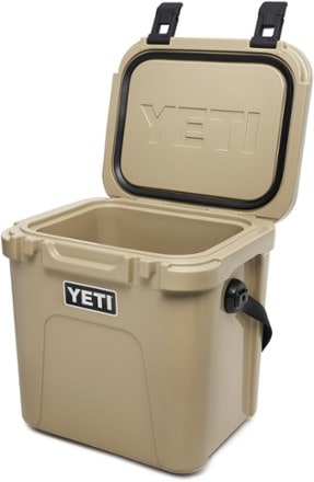 YETI Roadie 24 Cooler 2