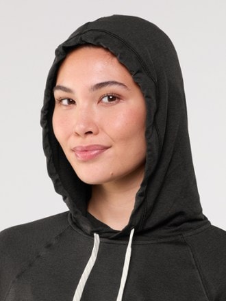 Vuori Halo Oversize Hoodie - Women's 4