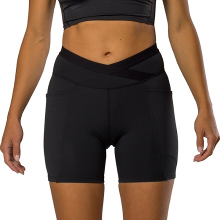 Nathan Crossover Shorts 2.0 - Women's 5