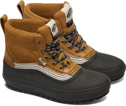 Vans Standard Mid Snow MTE Boots - Women's 2