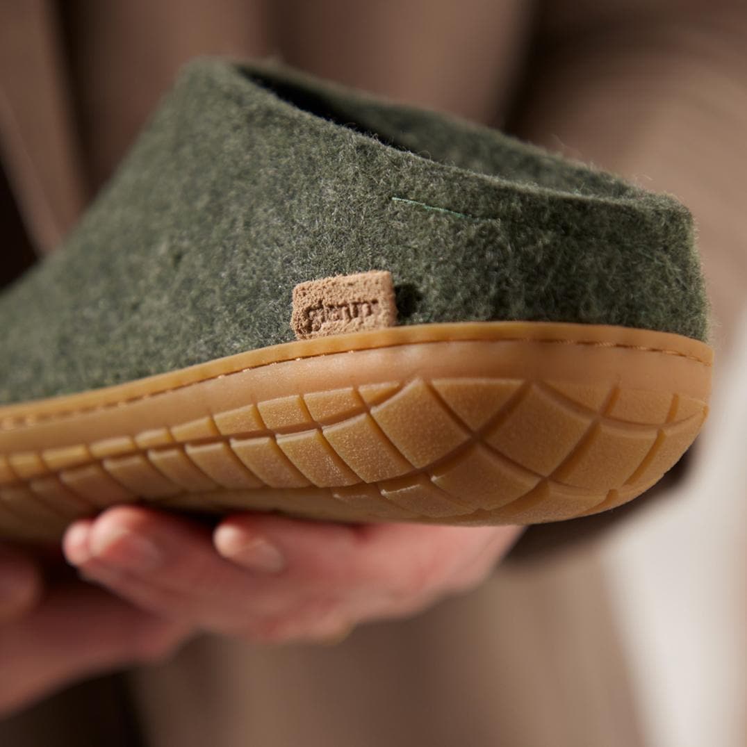 Location Image for Model BR Slip-On Slippers - Men's