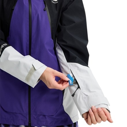 Burton Reserve GTX 2L Shell Jacket - Women's 7