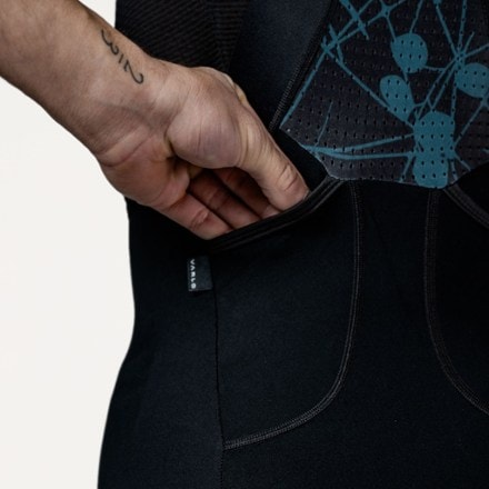 Varlo Roam Cargo Bib Shorts V2 - Men's 4