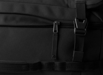 Eagle Creek Gear Warrior XE 2-Wheel 30" Luggage 3