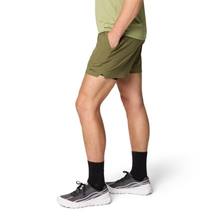 Mountain Hardwear Shade Lite Shorts - Men's 7" Inseam 4