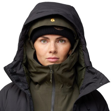 Fjallraven Bergtagen 130 Insulated Jacket - Women's 7
