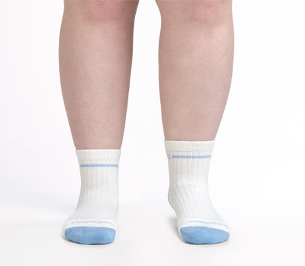 Wide Open Single Stripe Cushioned Quarter Socks - Women's 3