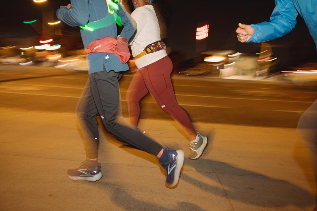 Location Image for Swiftland Hybrid Running Pants - Women's