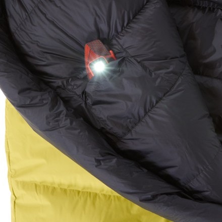 Mountain Hardwear Bishop Pass 0 WINDSTOPPER Sleeping Bag Interior pocket