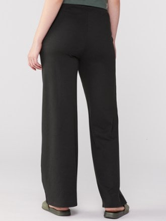 Vuori Halo Essential Wide Leg Pants - Women's 2